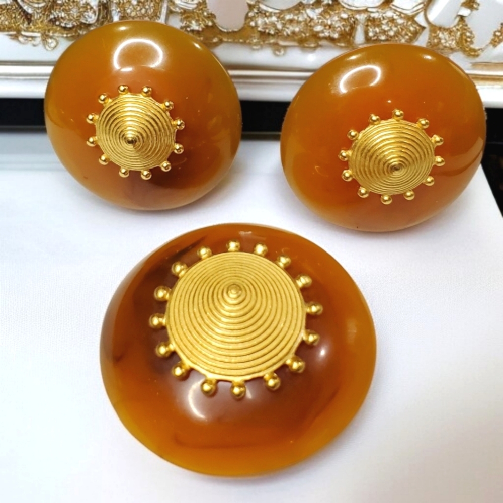 LIZ CLAIBORNE 1980's Chunky Oversized Lucite Matte Gold Brooch & Earrings Set